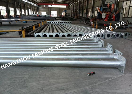 Cina Q235b ha galvanizzato l'iluminazione pubblica pali che del metallo il montaggio ha troncato a forma di cono fornitore