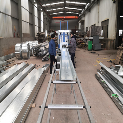 Cina 3mm hanno personalizzato i Purlins d'acciaio galvanizzati del trattamento di superficie per uso industriale fornitore