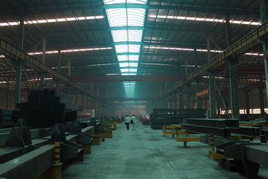 Cina Montaggi dell'acciaio per costruzioni edili di Q235 Q345 Buliding secondo i disegni automatici di cad fornitore