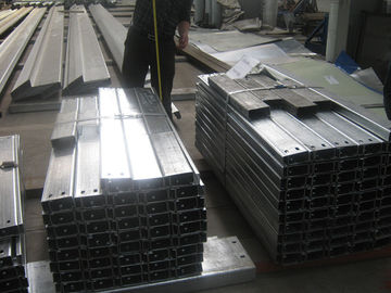 Cina Purlins d'acciaio galvanizzati della costruzione di struttura d'acciaio per lo strato del tetto di sostegno fornitore