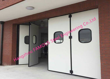 Cina Porte industriali del garage provviste di cardini pannelli di alluminio delle porte di fisarmonica della guarnizione multi che piegano per il magazzino fornitore