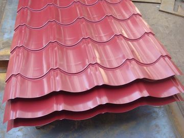 Cina Il gruppo di lavoro della lamiera di acciaio del tetto del metallo di AISI/ASTM/JIS ha lustrato la forma delle mattonelle fornitore