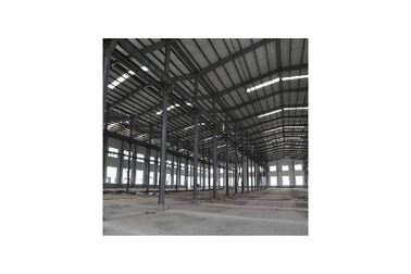Cina Costruzioni galvanizzate del magazzino di montaggi dell'acciaio per costruzioni edili coperte dal pannello di rivestimento della parete fornitore