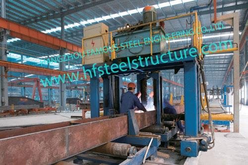 Il metallo ampio Clearspan industriale ripara Preengineered AISC 80 x 110 4