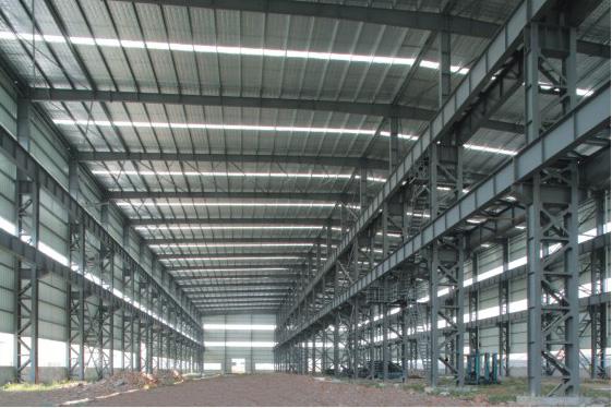 Costruzioni d'acciaio industriali del tetto del metallo con le porte e Windows sulla parete 0
