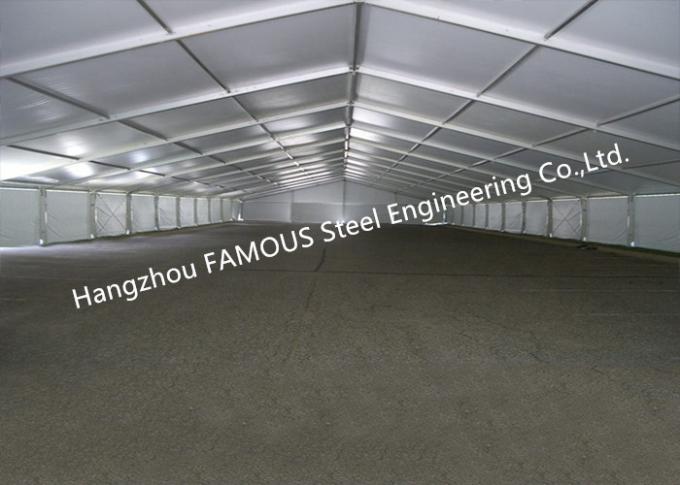 Rampicante capannoni ad intelaiatura d'acciaio antivento all'aperto del tetto del PVC delle tende di stoccaggio della lega per caratteri 1