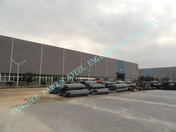 Cina 75 x 95 costruzioni d'acciaio industriali prefabbricate di Multispan ASTM, Camera di stoccaggio della pittura ignifuga fornitore