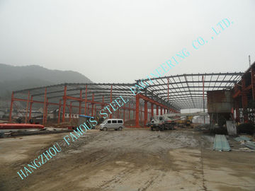 Cina ASTM delle costruzioni prefabbricate 78 x 96 di Multispan della luce Camera d'acciaio industriale di stoccaggio delle costruzioni ricoperta fornitore