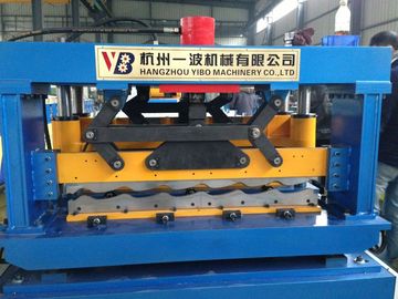 Cina Il manuale lamina a freddo la formazione della macchina, rotolo del pannello del tetto che forma la macchina fornitore
