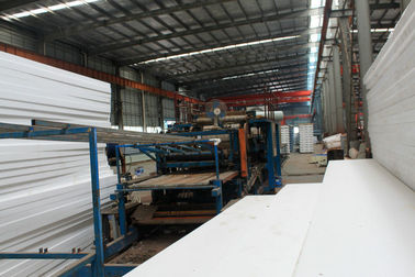 Cina L'abitudine Pre-ha costruito il sistema industriale prefabbricato degli strati del tetto del metallo di saldatura fornitore
